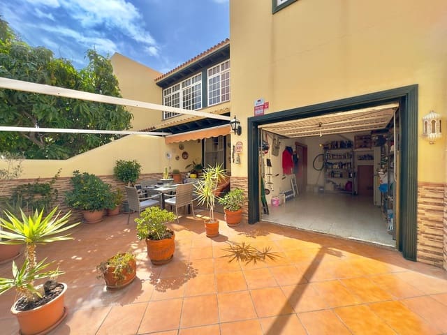 3 bedroom Townhouse for sale in Las Rosas (Las Galletas), Arona with garage - € 399,900 (Ref: 9204167)