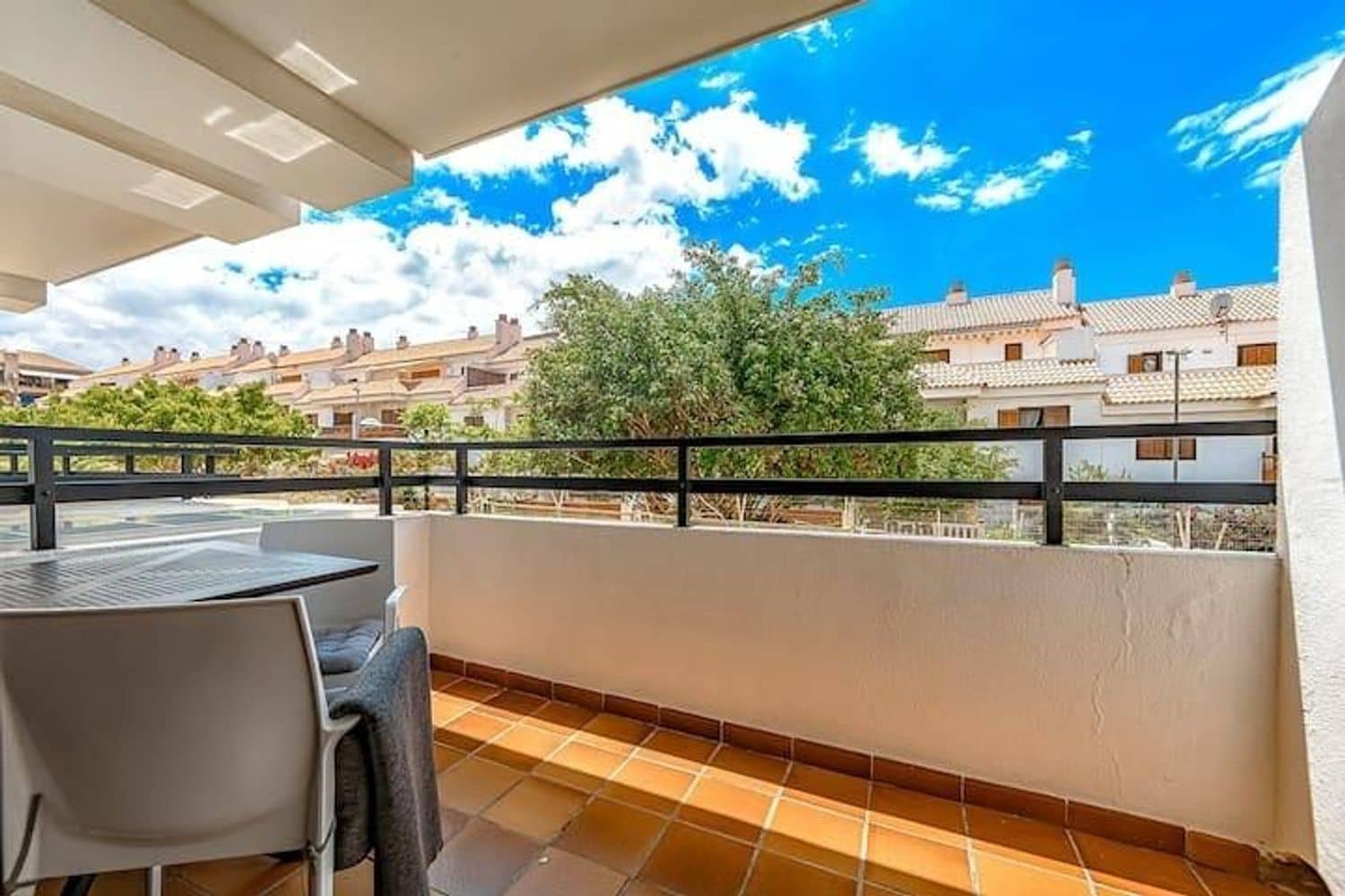 Appartement te koop in Playa de las Americas met zwembad - € 230.000 (Ref: 9204168)