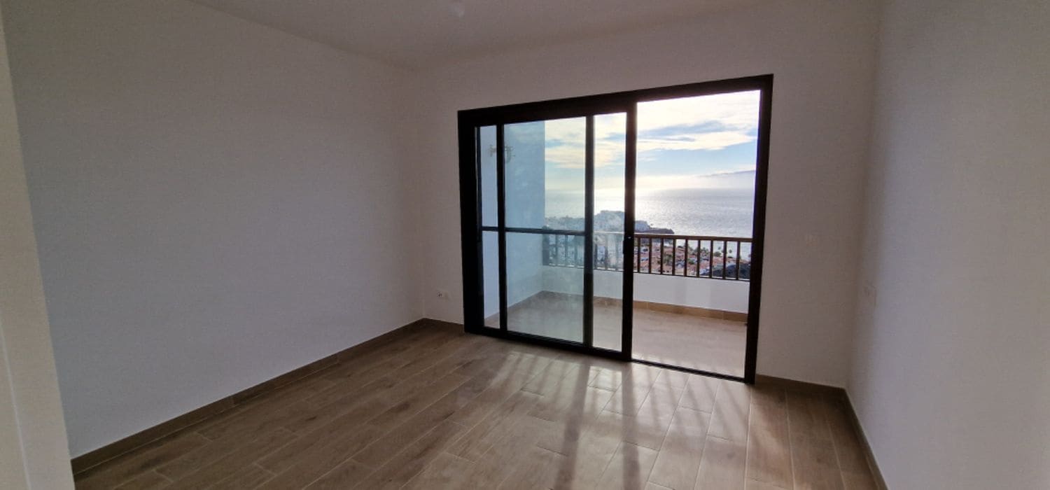 2 slaapkamer Appartement te koop in Los Gigantes met zwembad garage - € 575.000 (Ref: 9217168)