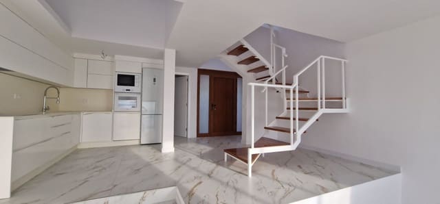 2 slaapkamer Appartement te koop in Los Gigantes, Santiago del Teide met zwembad garage - € 575.000 (Ref: 9217168)