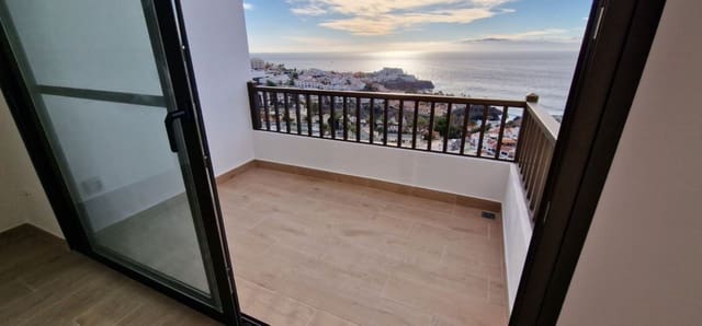 2 slaapkamer Appartement te koop in Los Gigantes, Santiago del Teide met zwembad garage - € 575.000 (Ref: 9217168)