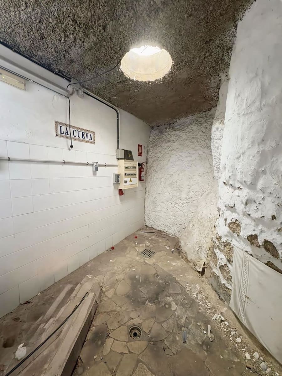 Comercial para venda em San Miguel de Abona - 110 000 € (Ref: 9235919)