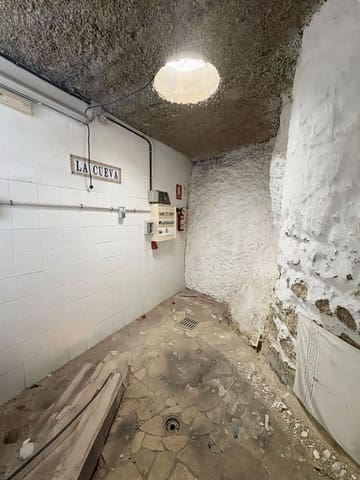 Kaupallinen myytävänä paikassa San Miguel de Abona - 110 000 € (Ref: 9235919)