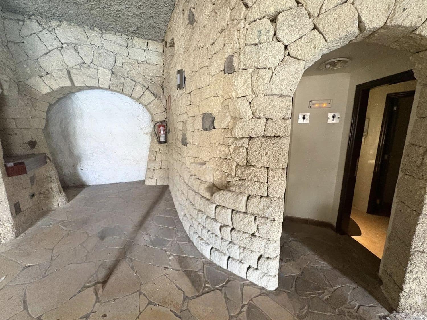 Comercial para venda em San Miguel de Abona - 110 000 € (Ref: 9235919)