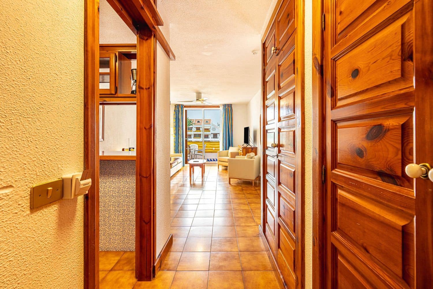 1 sypialnia Apartament na sprzedaż w Playa de las Americas z garażem - 425 000 € (Ref: 9246345)