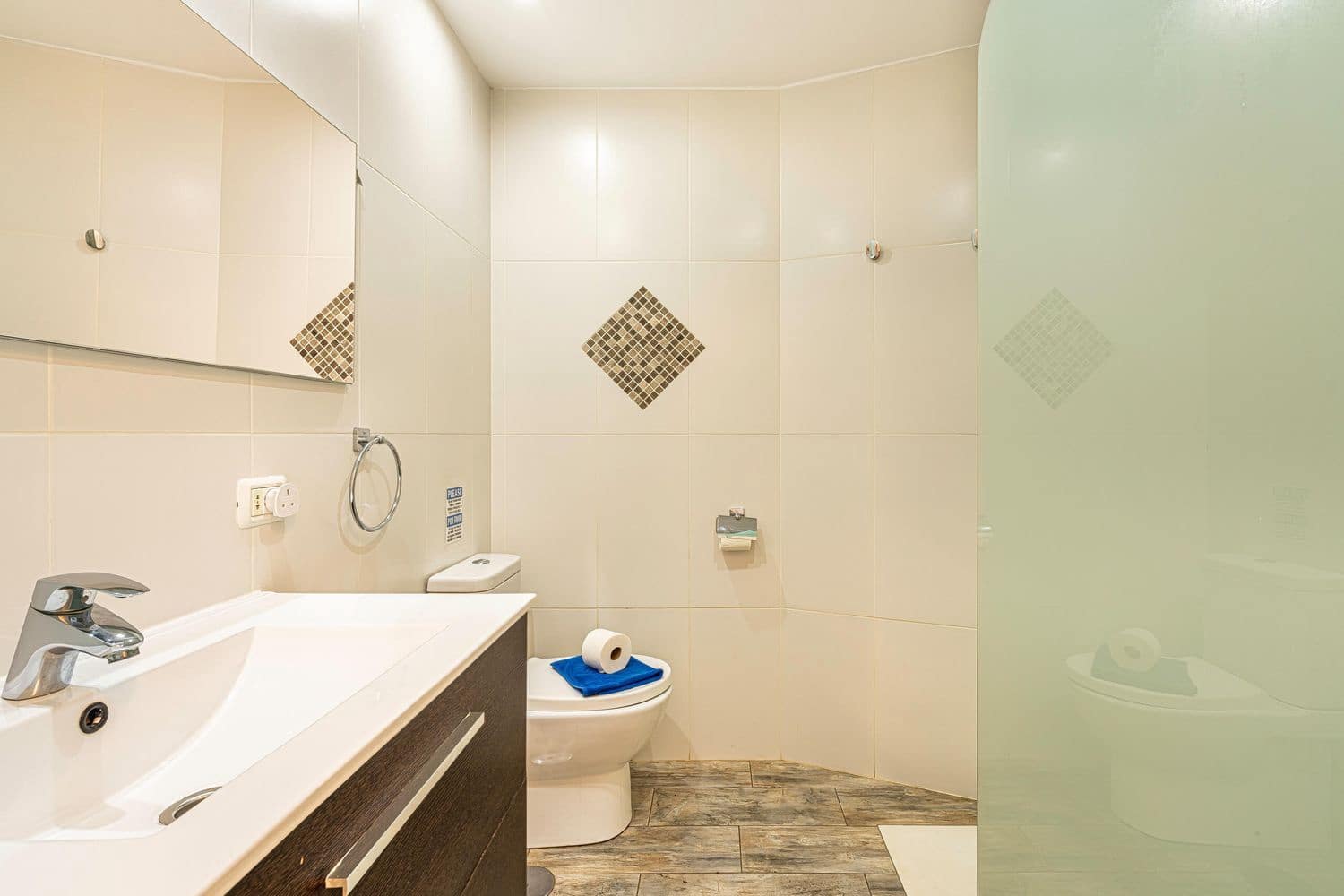 Apartment for sale in Playa de las Americas with garage - € 285,000 (Ref: 9275661)