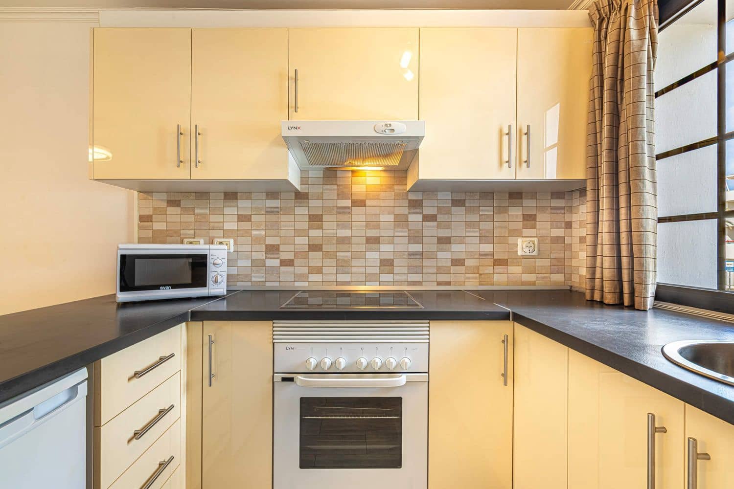 Apartment for sale in Playa de las Americas with garage - € 285,000 (Ref: 9275661)