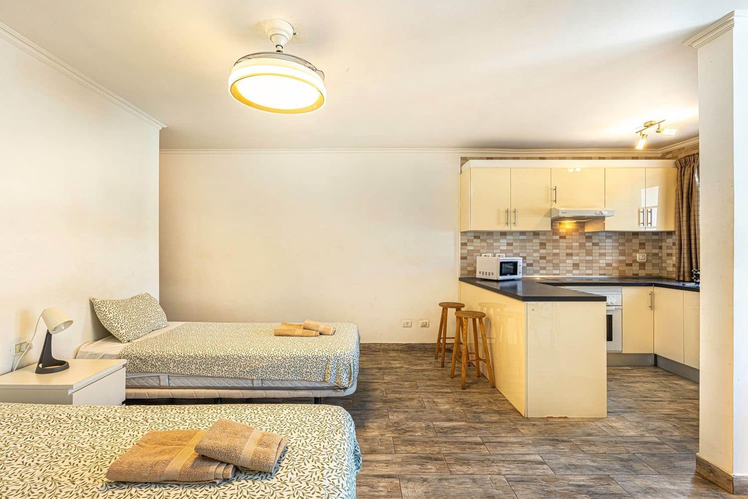 Apartment for sale in Playa de las Americas with garage - € 285,000 (Ref: 9275661)