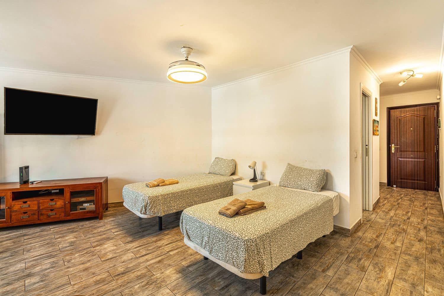 Apartment for sale in Playa de las Americas with garage - € 285,000 (Ref: 9275661)