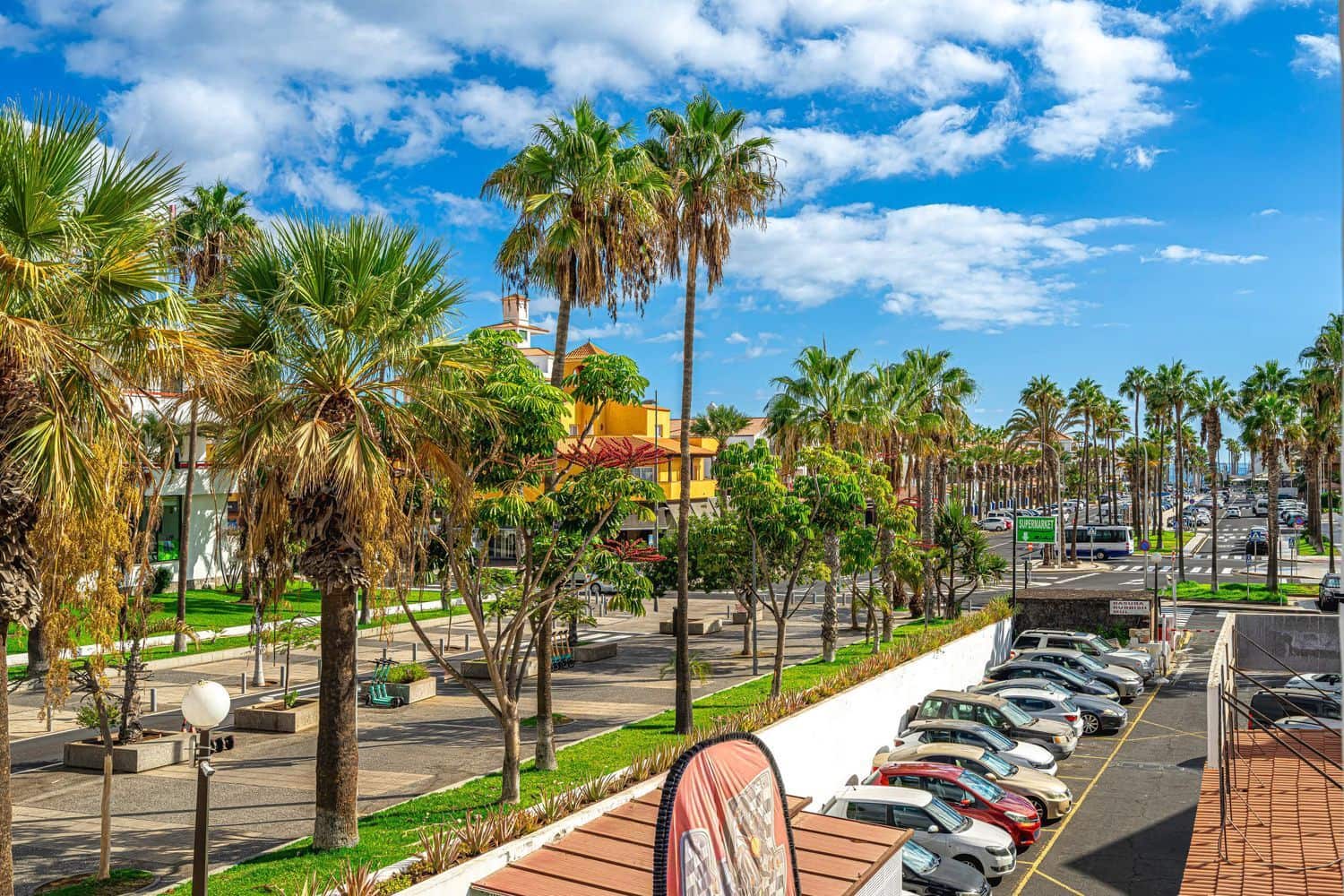 Apartment for sale in Playa de las Americas with garage - € 285,000 (Ref: 9275661)