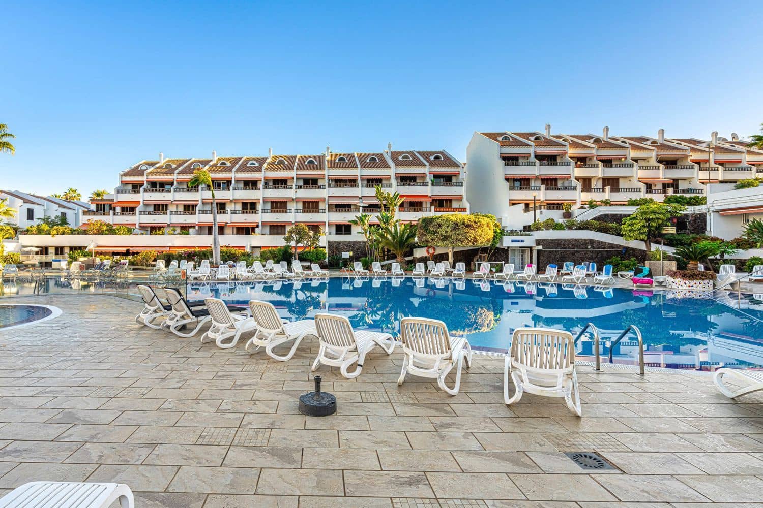 Apartment for sale in Playa de las Americas with garage - € 285,000 (Ref: 9275661)