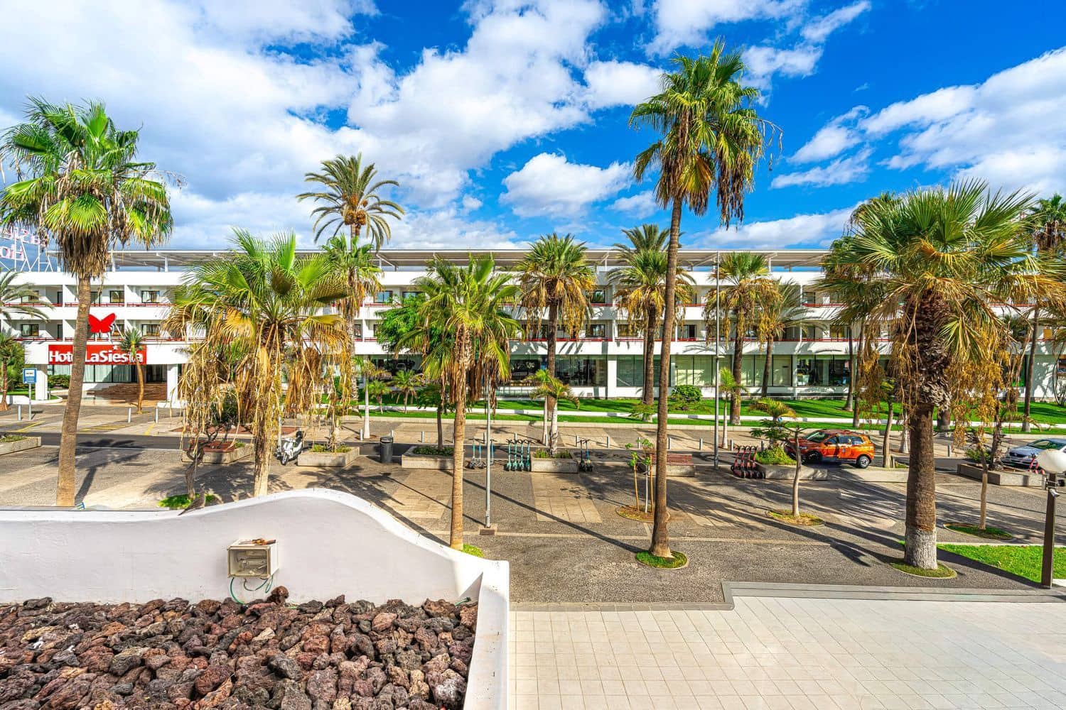 Apartment for sale in Playa de las Americas with garage - € 285,000 (Ref: 9275661)