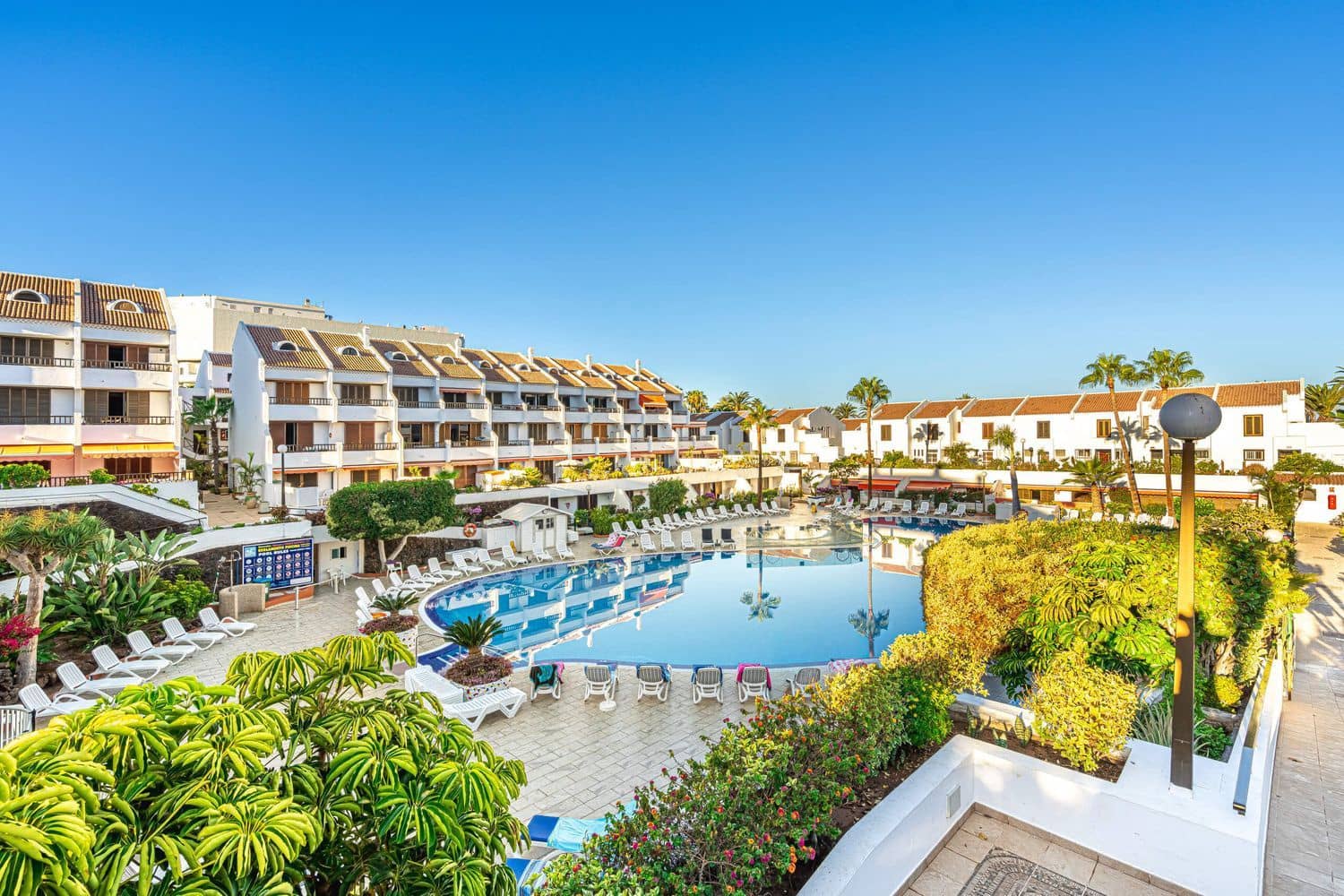 Apartment for sale in Playa de las Americas with garage - € 285,000 (Ref: 9275661)