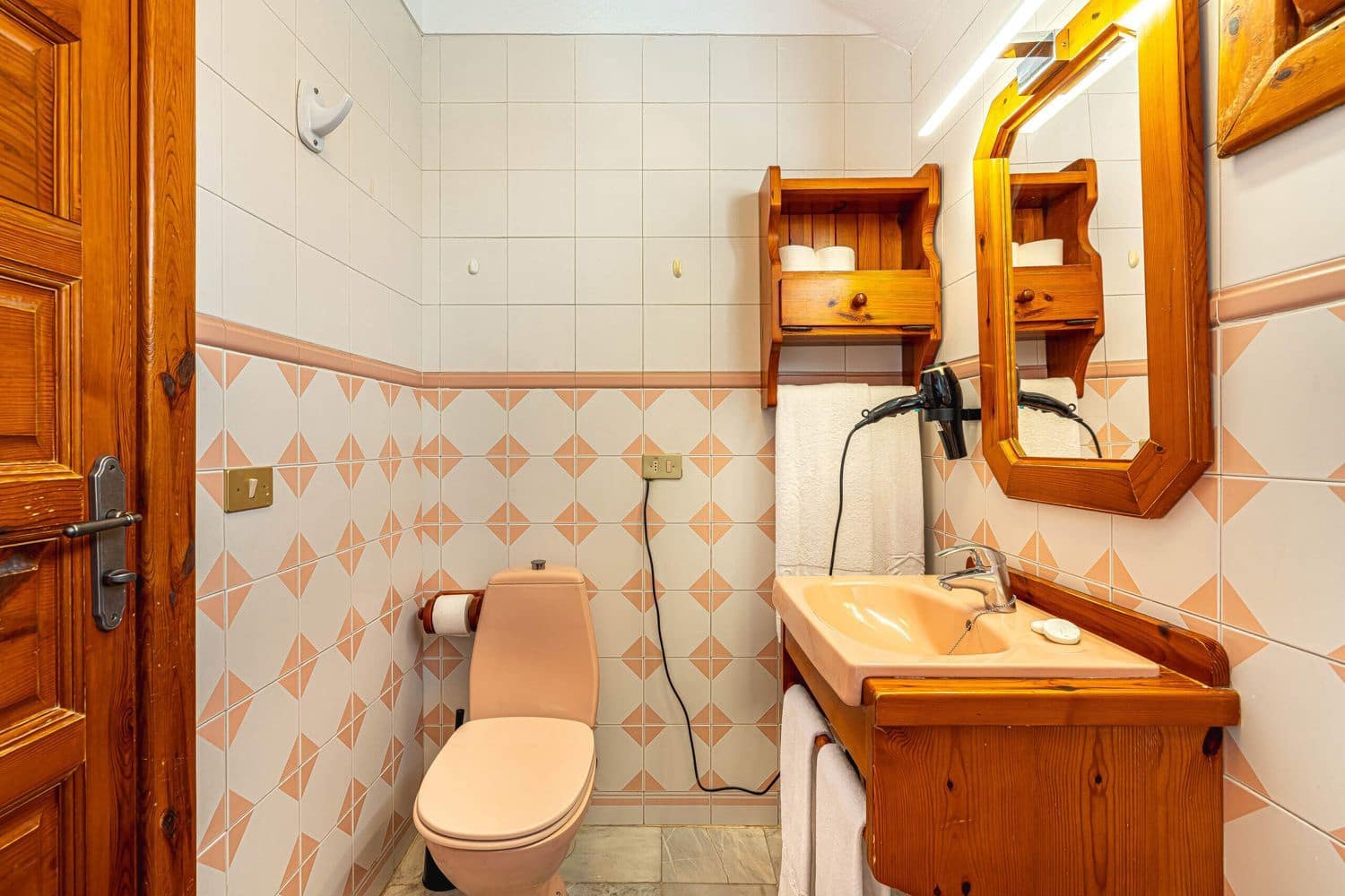 1 bedroom Apartment for sale in Playa de las Americas with garage - € 450,000 (Ref: 9294707)