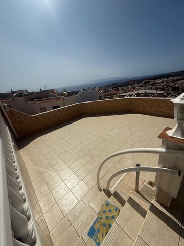 4 bedroom Townhouse for sale in Torviscas Centro y Alto, Adeje with garage - € 589,000 (Ref: 9335645)