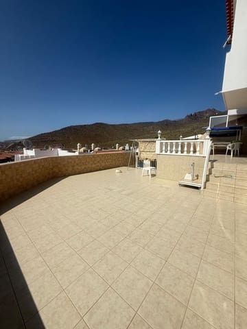 4 bedroom Townhouse for sale in Torviscas Centro y Alto, Adeje with garage - € 589,000 (Ref: 9335645)