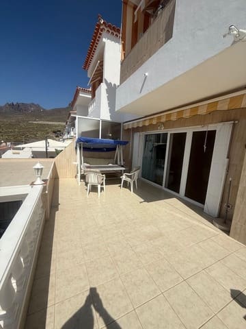 4 bedroom Townhouse for sale in Torviscas Centro y Alto, Adeje with garage - € 589,000 (Ref: 9335645)