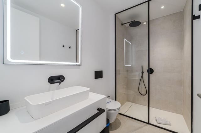 3 bedroom Villa for sale in Callao Salvaje, Adeje with pool garage - € 1,595,000 (Ref: 9371238)