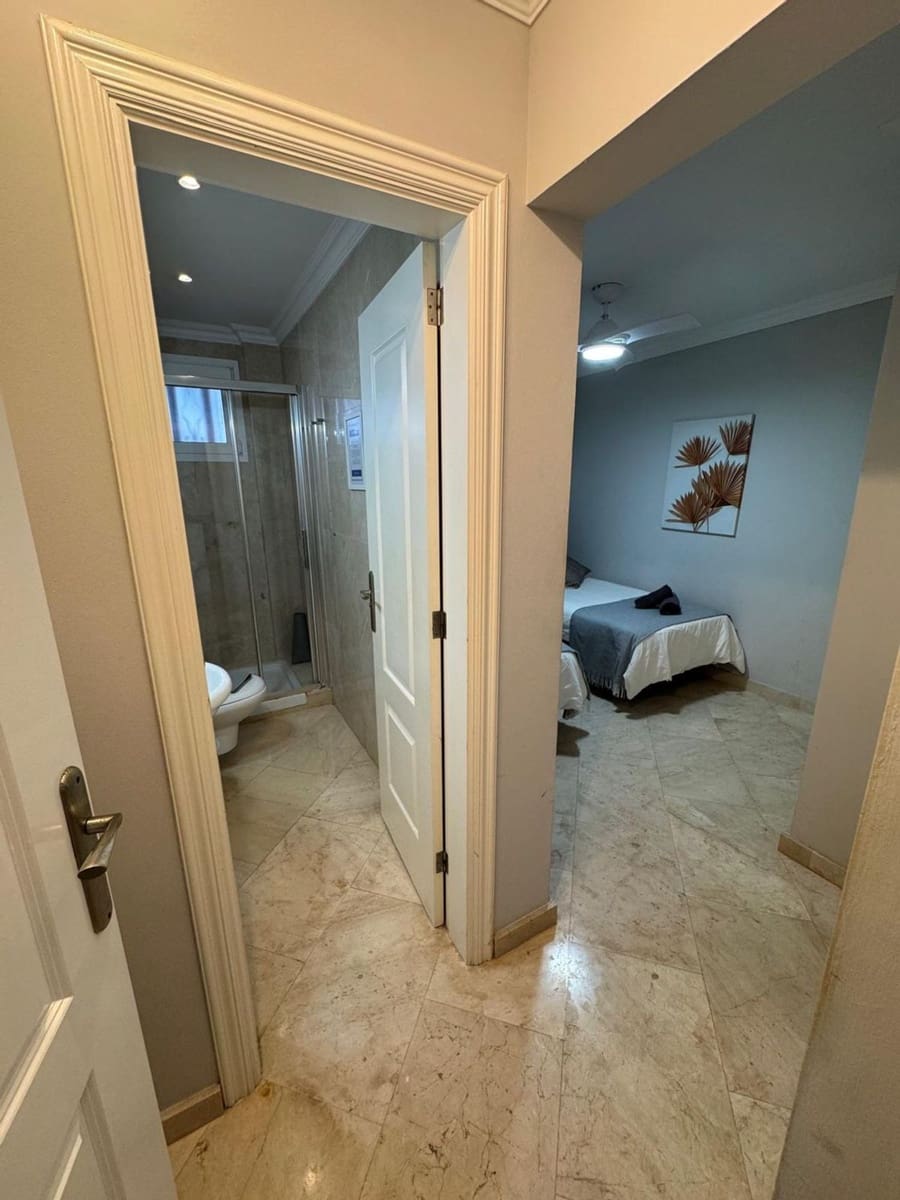 2 makuuhuone Huoneisto myytävänä paikassa Playa de las Americas mukana 
autotalli - 690 000 € (Ref: 9374675)