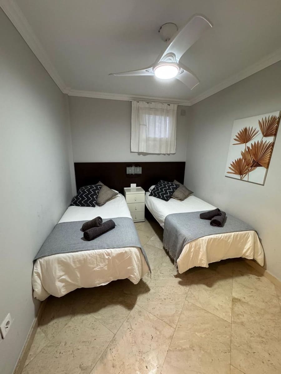 2 makuuhuone Huoneisto myytävänä paikassa Playa de las Americas mukana 
autotalli - 690 000 € (Ref: 9374675)