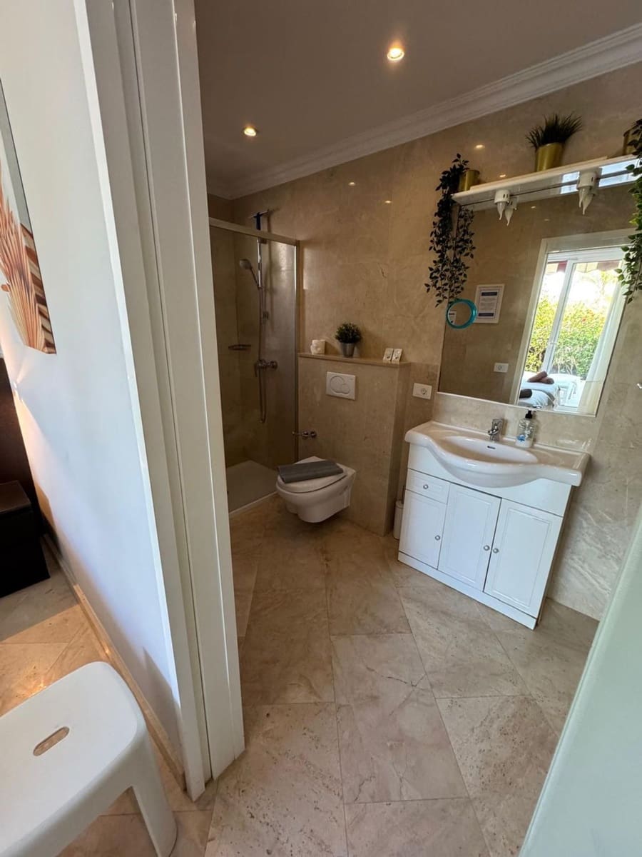 2 makuuhuone Huoneisto myytävänä paikassa Playa de las Americas mukana 
autotalli - 690 000 € (Ref: 9374675)