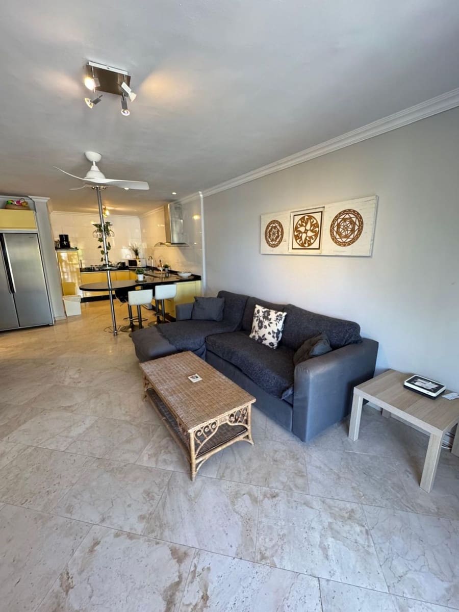 2 makuuhuone Huoneisto myytävänä paikassa Playa de las Americas mukana 
autotalli - 690 000 € (Ref: 9374675)