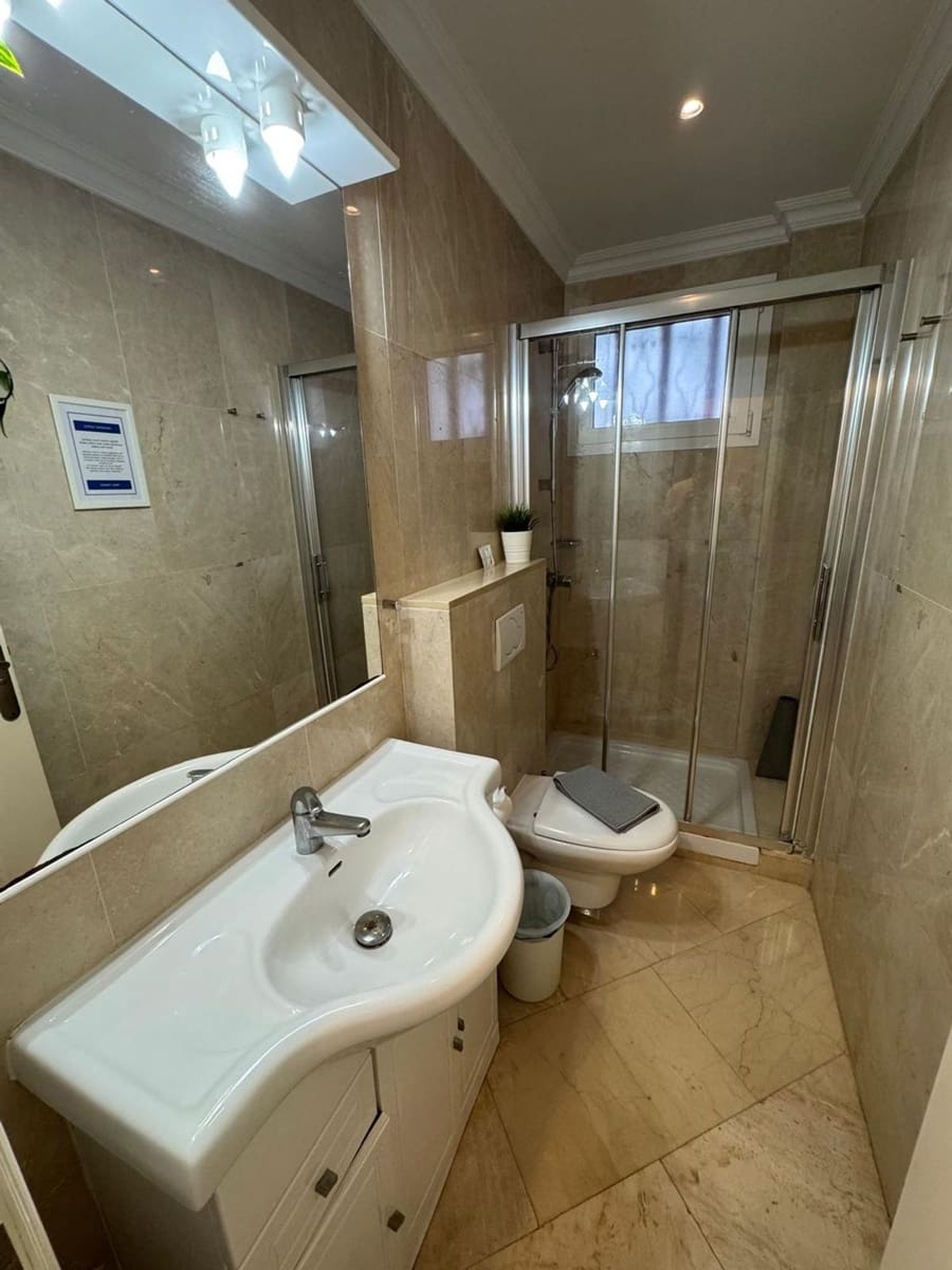 2 makuuhuone Huoneisto myytävänä paikassa Playa de las Americas mukana 
autotalli - 690 000 € (Ref: 9374675)