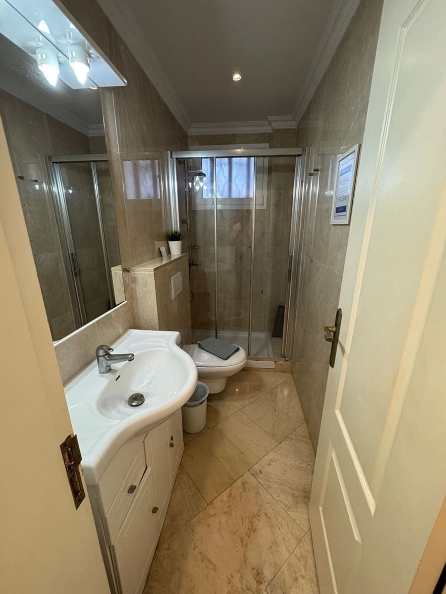 2 makuuhuone Huoneisto myytävänä paikassa Playa de las Americas mukana 
autotalli - 690 000 € (Ref: 9374675)