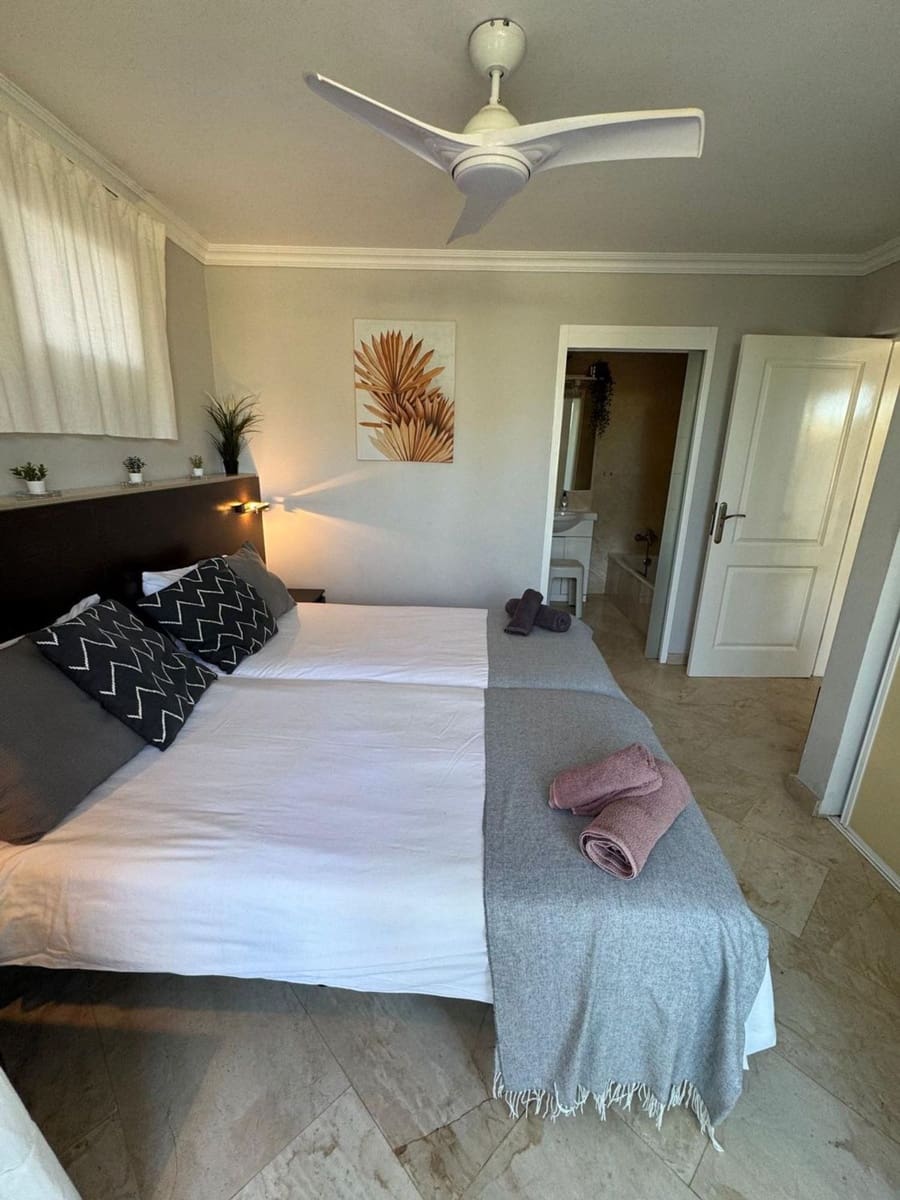 2 makuuhuone Huoneisto myytävänä paikassa Playa de las Americas mukana 
autotalli - 690 000 € (Ref: 9374675)