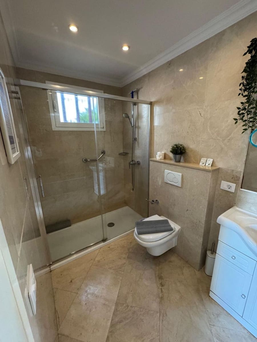 2 makuuhuone Huoneisto myytävänä paikassa Playa de las Americas mukana 
autotalli - 690 000 € (Ref: 9374675)