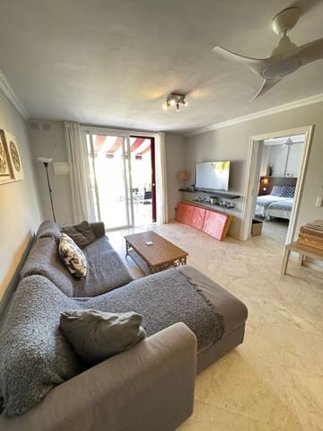 2 soverom Leilighet til salgs i Playa de las Americas, Arona med garasje - € 690 000 (Ref: 9374675)