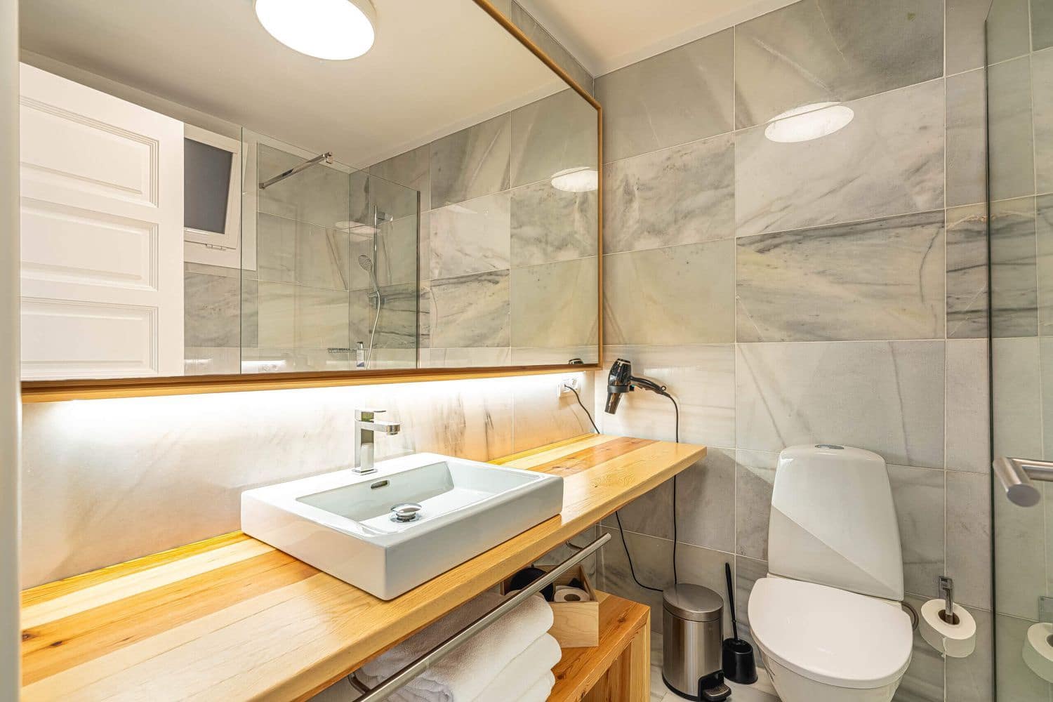 Apartment for sale in Playa de las Americas with pool garage - € 430,000 (Ref: 9406262)