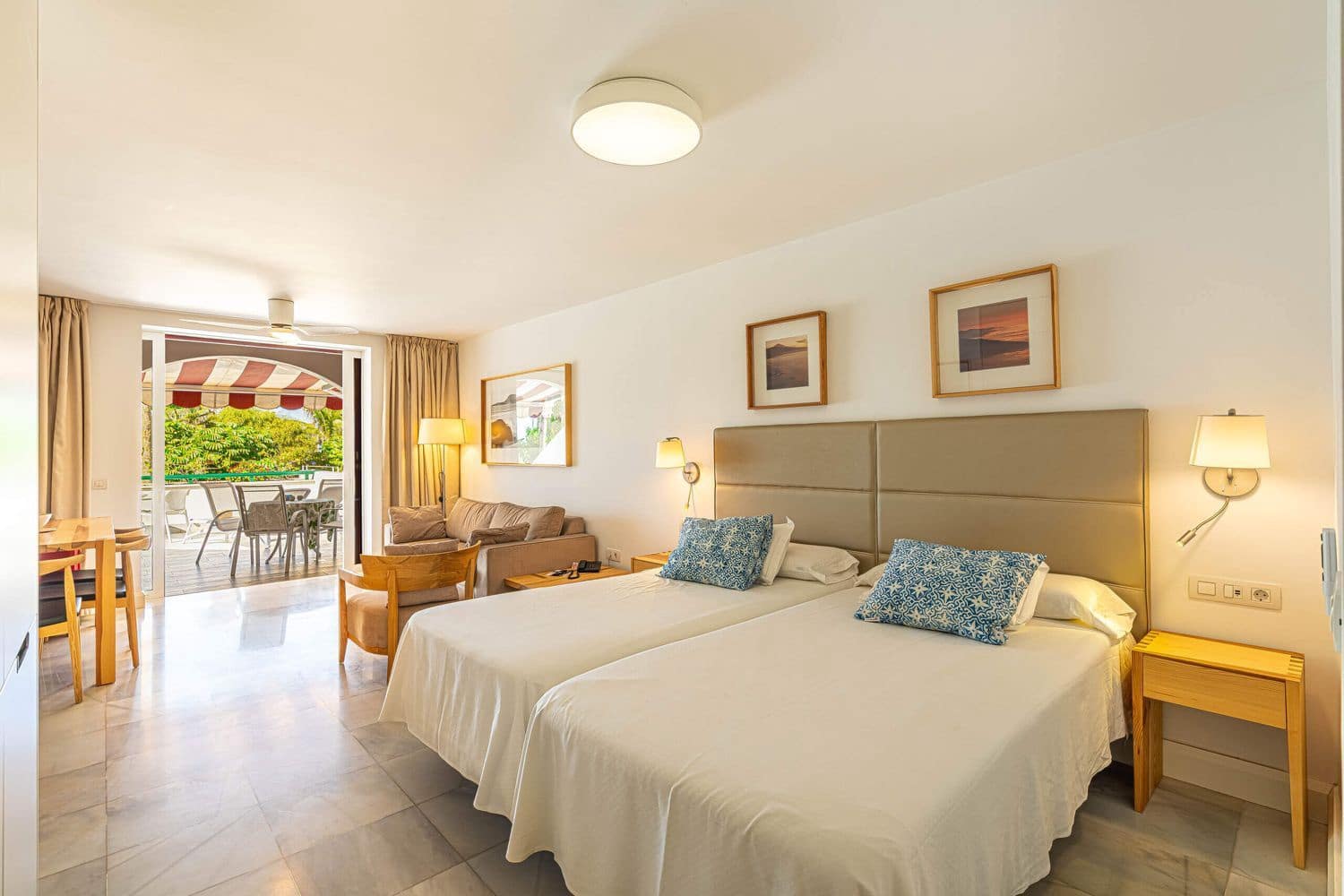 Apartment for sale in Playa de las Americas with pool garage - € 430,000 (Ref: 9406262)