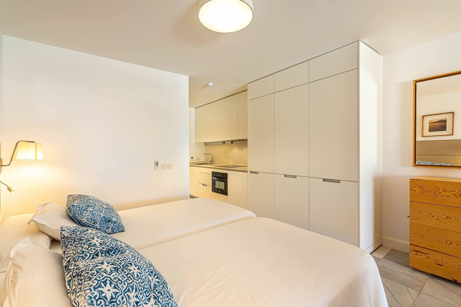 Apartment for sale in Playa de las Americas with pool garage - € 430,000 (Ref: 9406262)