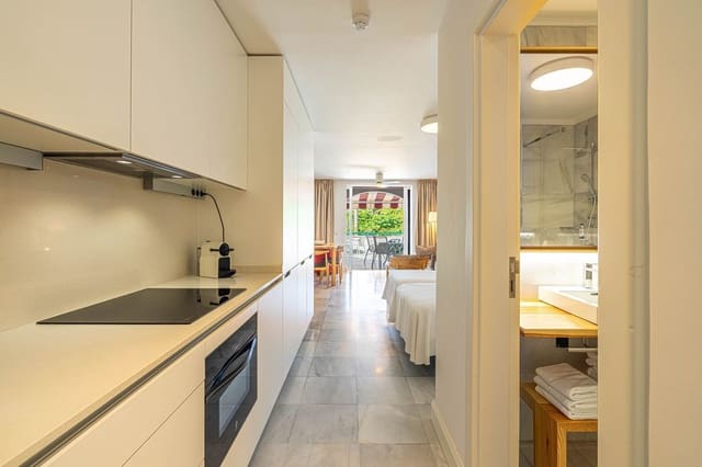 Lejlighed til salg i Playa de las Americas, Arona med swimmingpool garage - € 430.000 (Ref: 9406262)