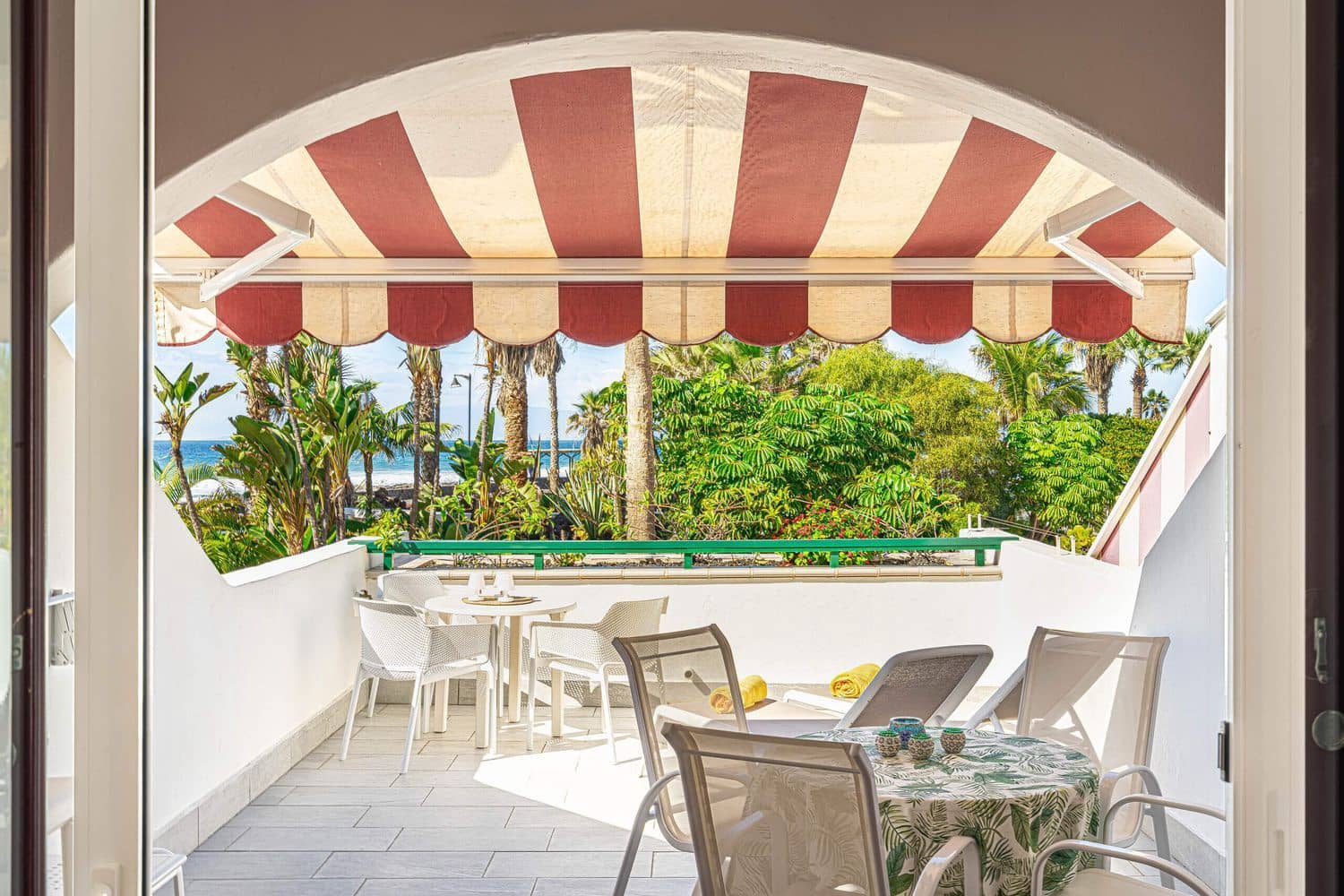 Apartment for sale in Playa de las Americas with pool garage - € 430,000 (Ref: 9406262)