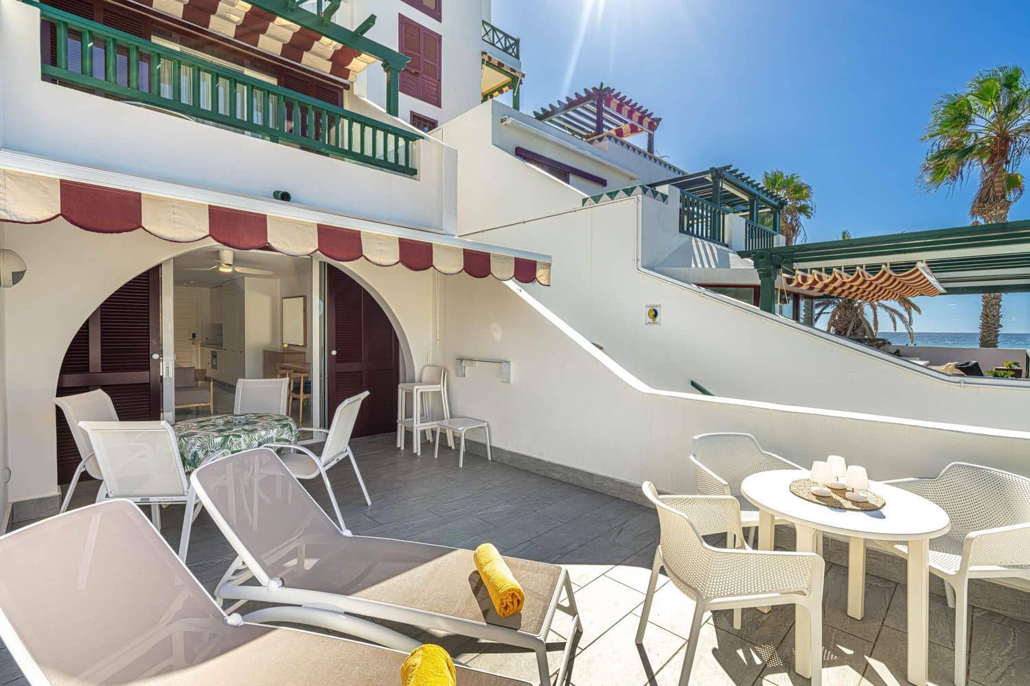 Apartment for sale in Playa de las Americas with pool garage - € 430,000 (Ref: 9406262)