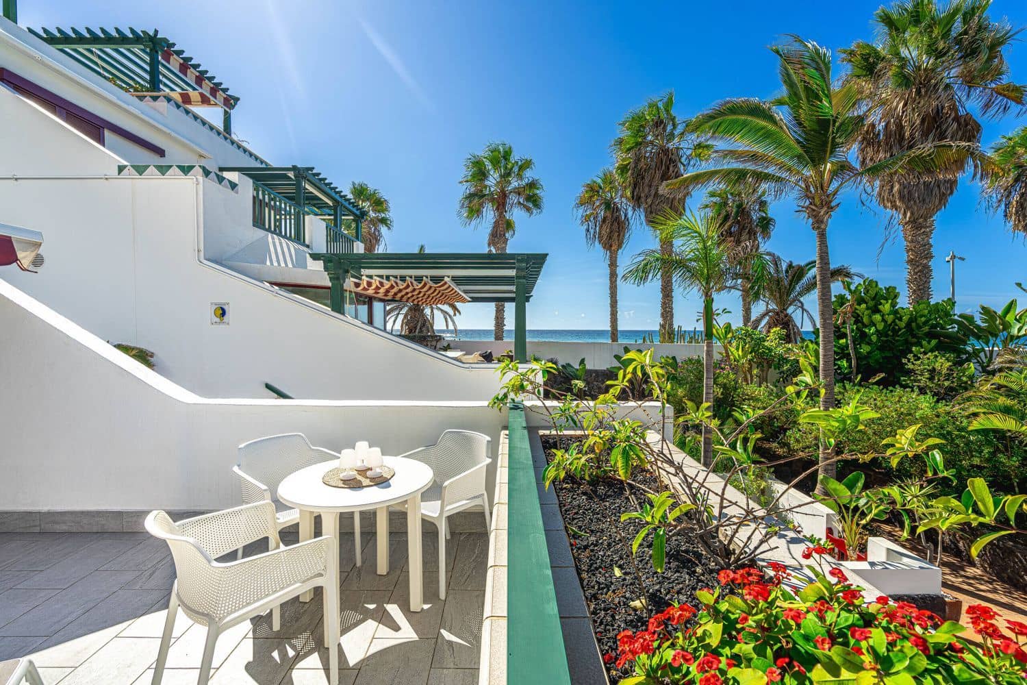 Apartment for sale in Playa de las Americas with pool garage - € 430,000 (Ref: 9406262)