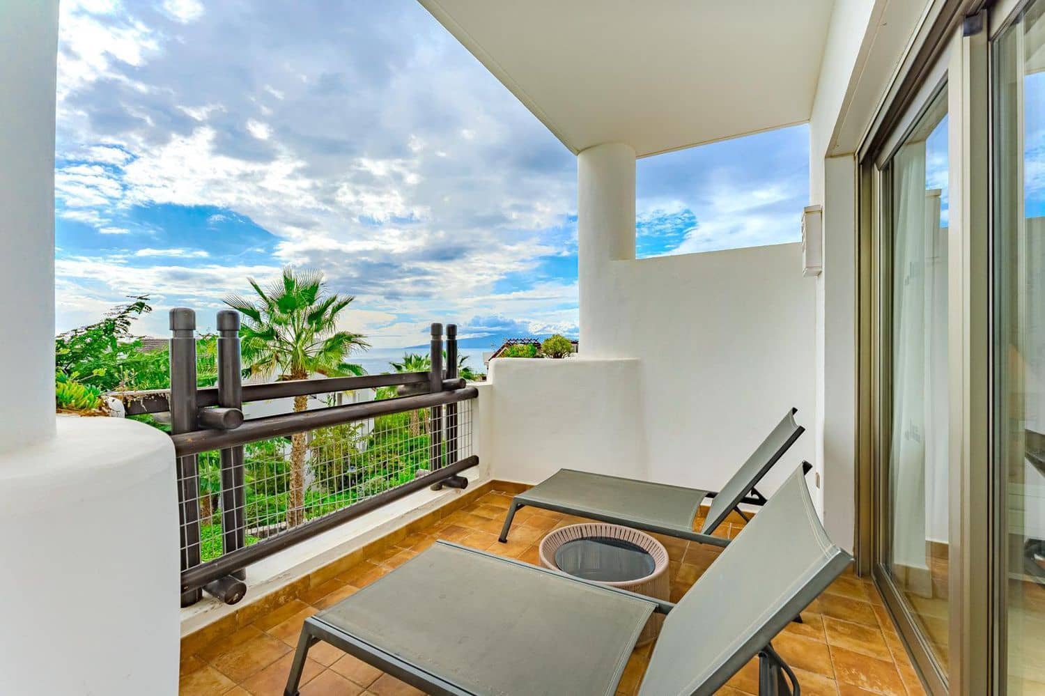 2 bedroom Apartment for sale in Guia de Isora with pool garage - € 720,000 (Ref: 9439508)