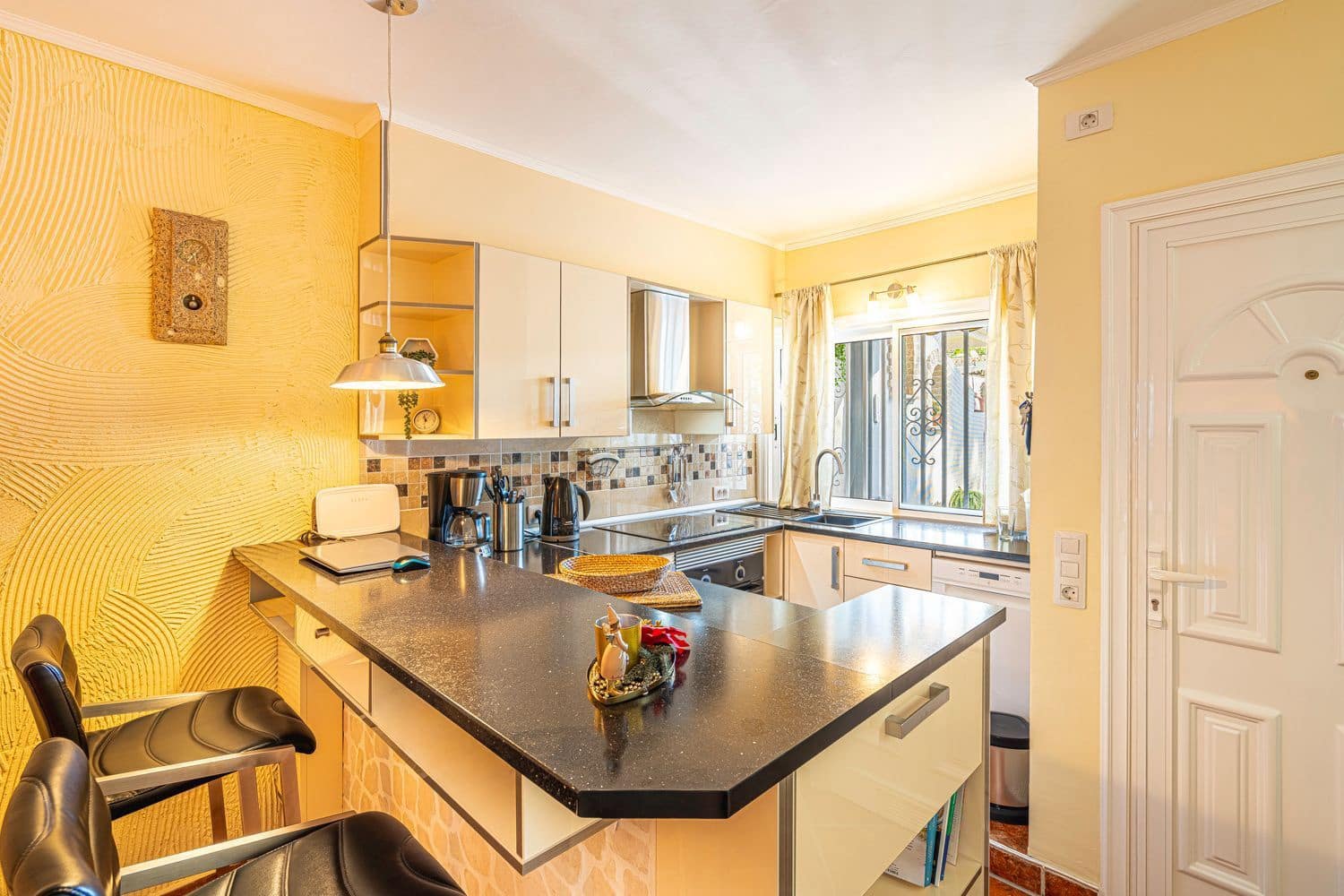 Apartment for sale in Arona with pool garage - € 165,000 (Ref: 9439509)