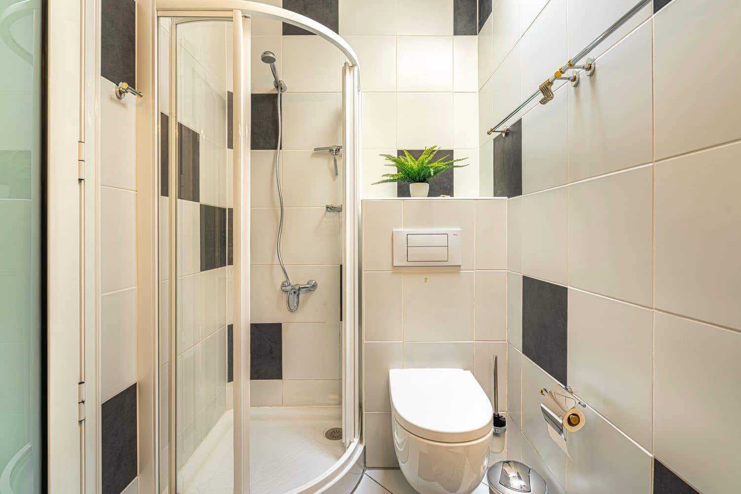 Apartment for sale in Arona with pool garage - € 165,000 (Ref: 9439509)