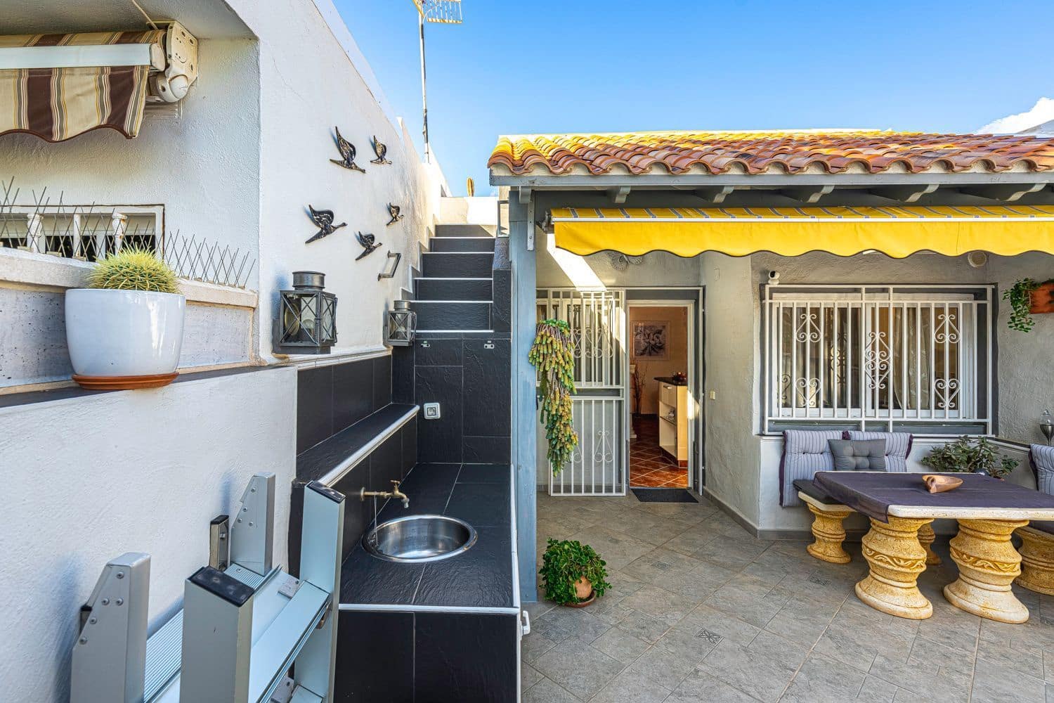 Apartment for sale in Arona with pool garage - € 165,000 (Ref: 9439509)