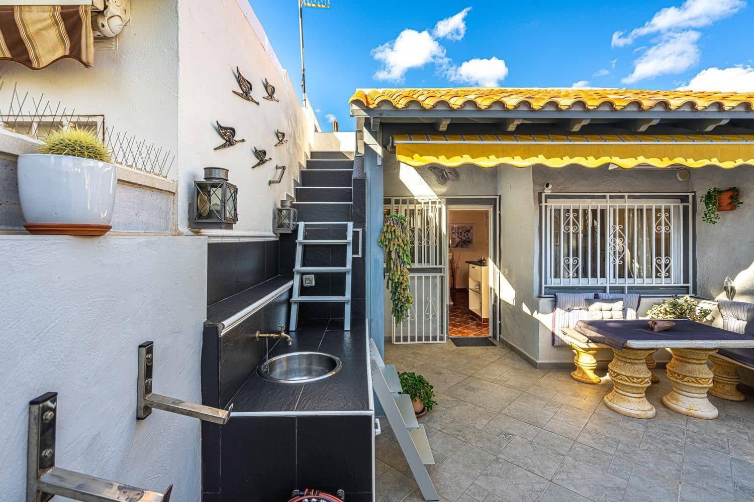 Apartment for sale in Arona with pool garage - € 165,000 (Ref: 9439509)