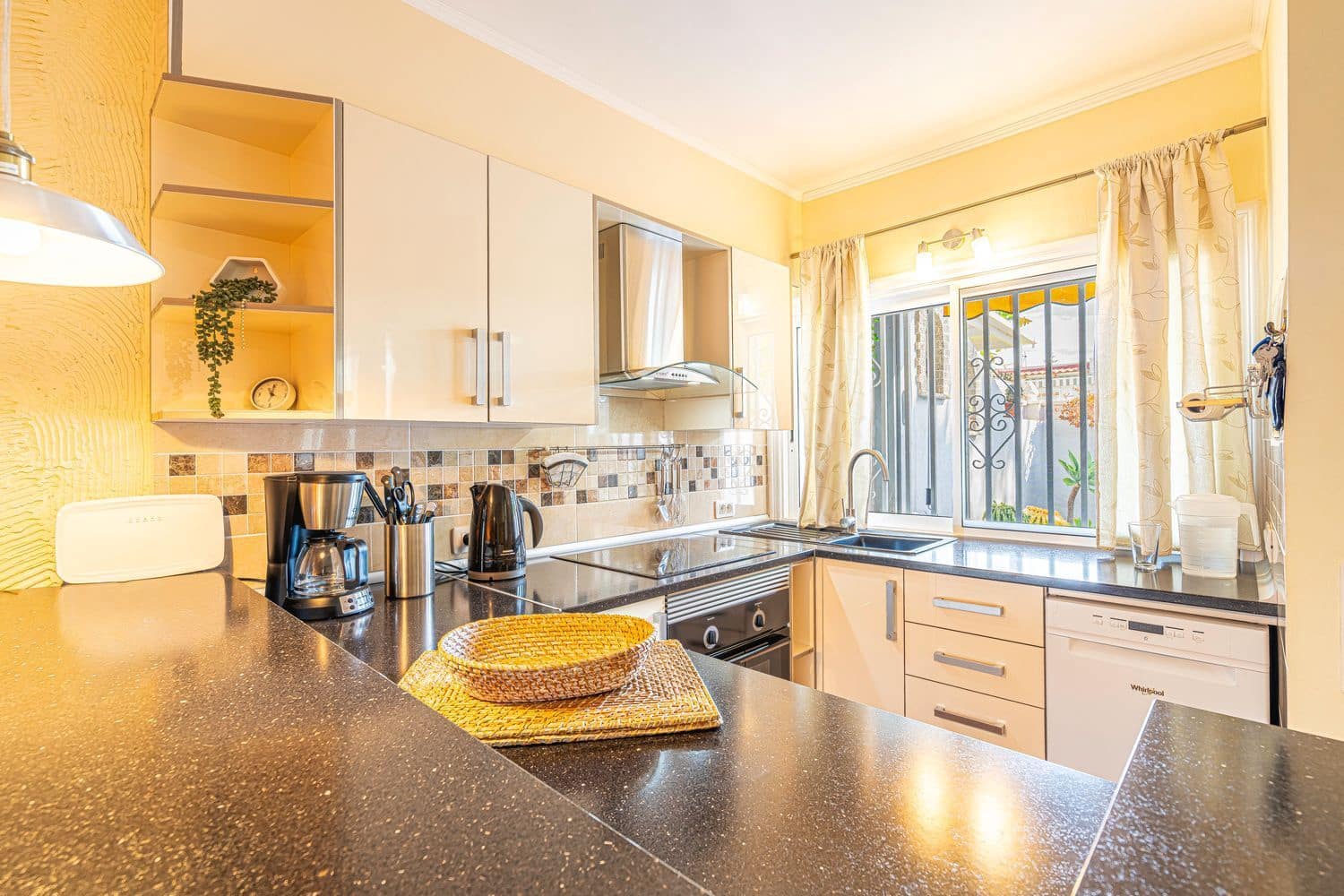 Apartment for sale in Arona with pool garage - € 165,000 (Ref: 9439509)