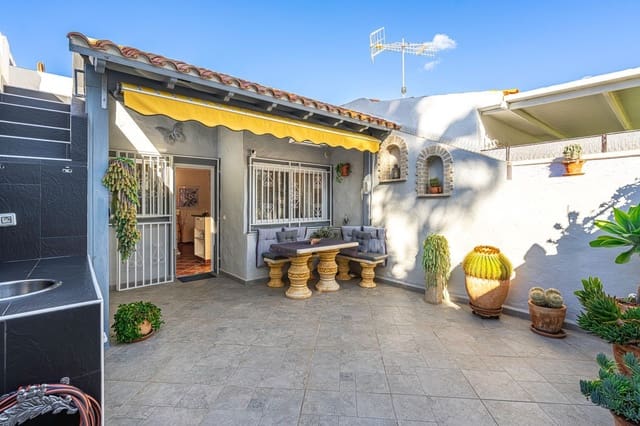 Leilighet til salgs i Costa del Silencio, Arona med svømmebasseng garasje - € 165 000 (Ref: 9439509)