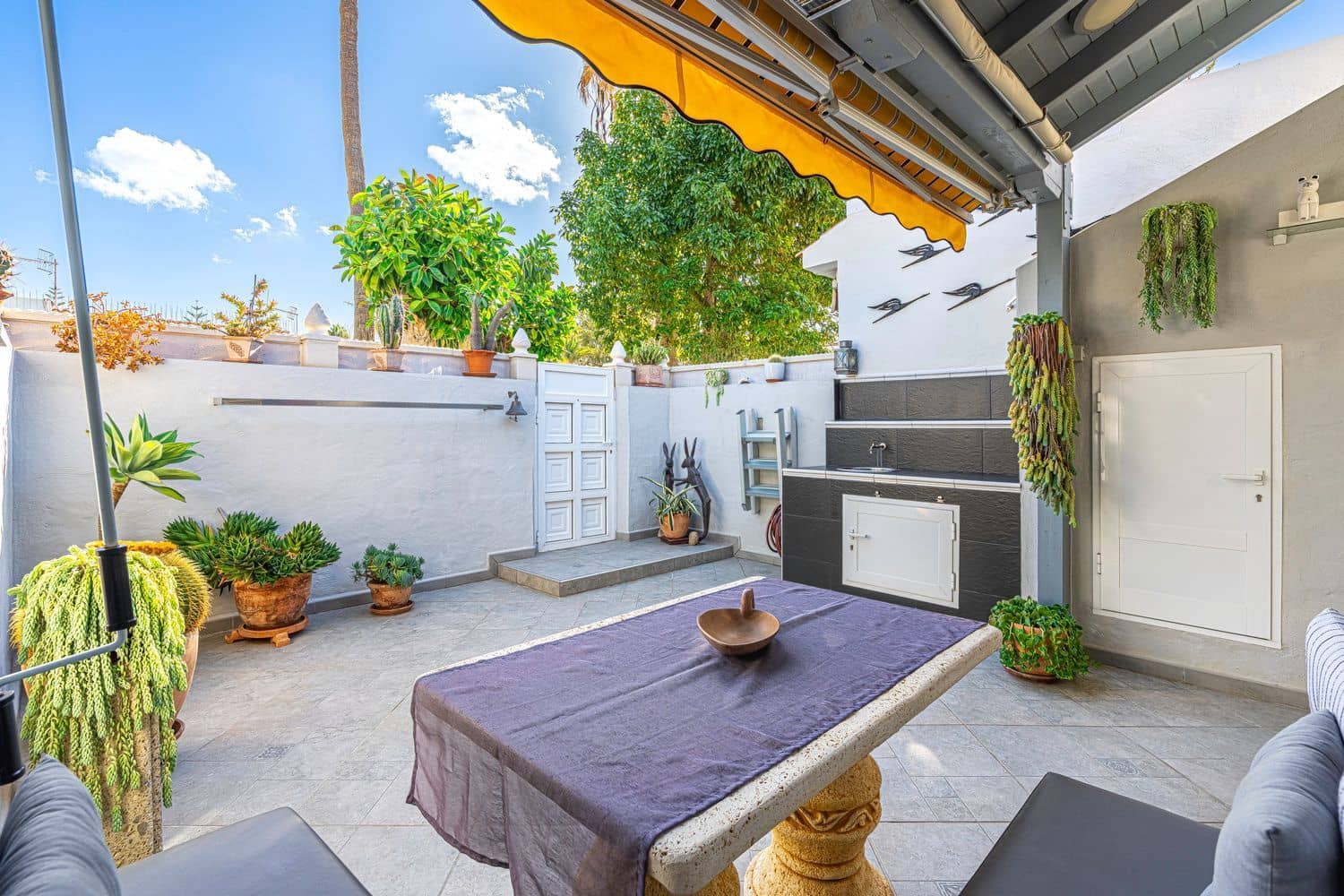 Apartment for sale in Arona with pool garage - € 165,000 (Ref: 9439509)