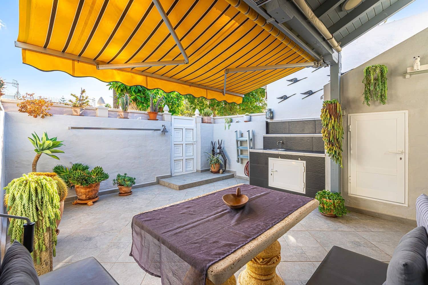 Apartment for sale in Arona with pool garage - € 165,000 (Ref: 9439509)