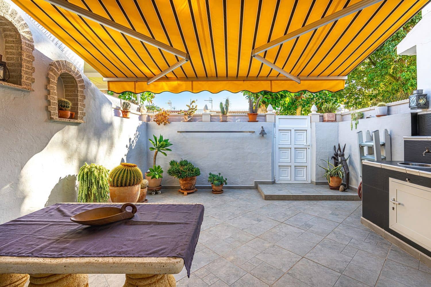 Apartment for sale in Arona with pool garage - € 165,000 (Ref: 9439509)