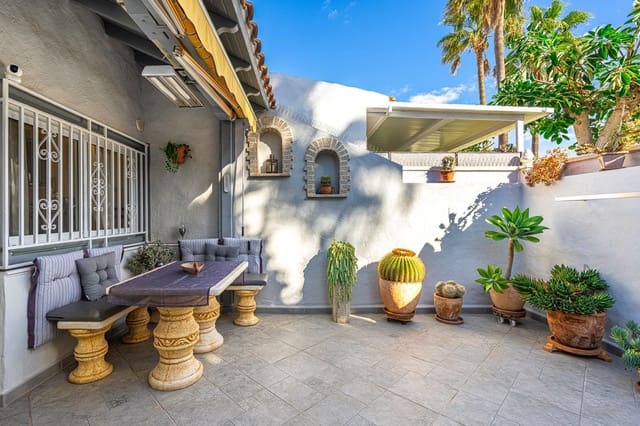 Leilighet til salgs i Costa del Silencio, Arona med svømmebasseng garasje - € 165 000 (Ref: 9439509)