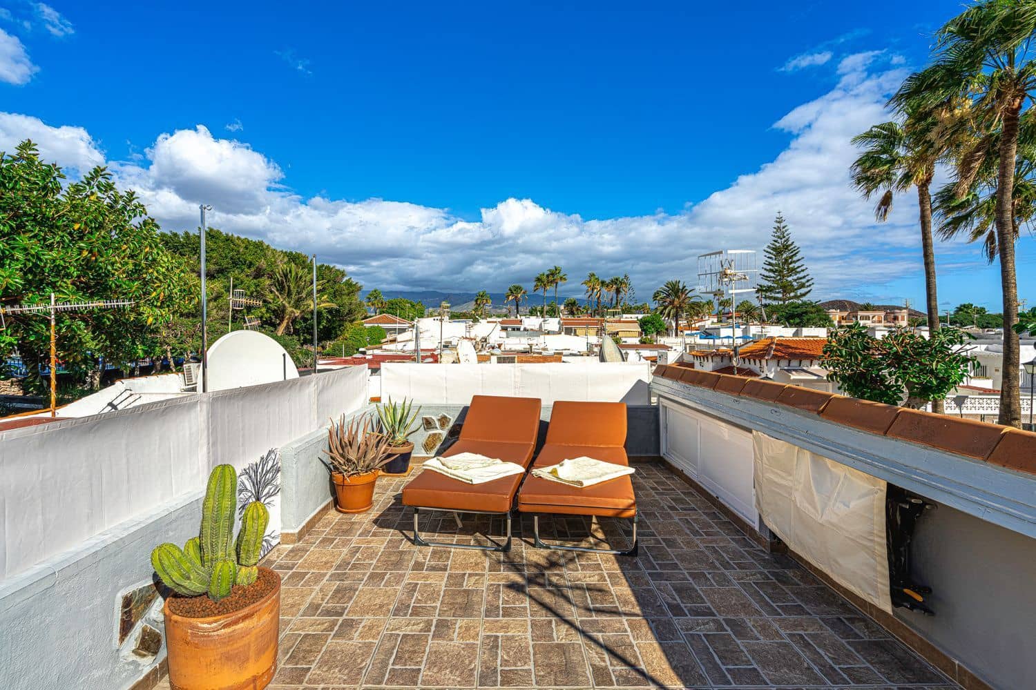 Apartment for sale in Arona with pool garage - € 165,000 (Ref: 9439509)